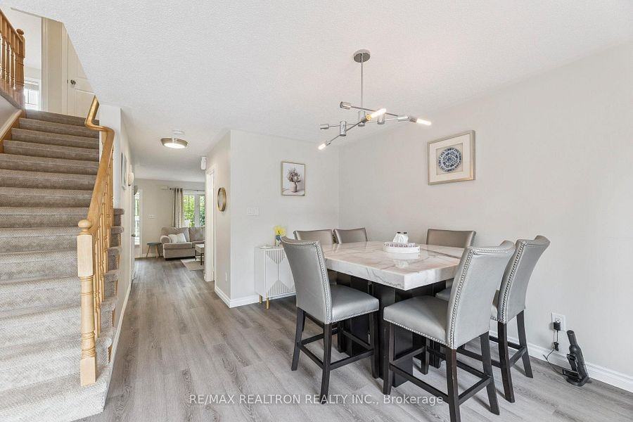 27 Haverhill Crescent - Photo 2 of 22