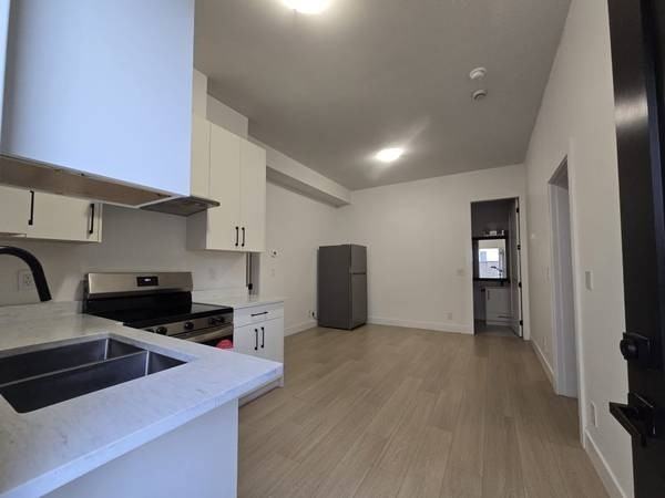 9112 156 Street - Photo 5 of 11