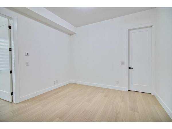 9112 156 Street - Photo 7 of 11