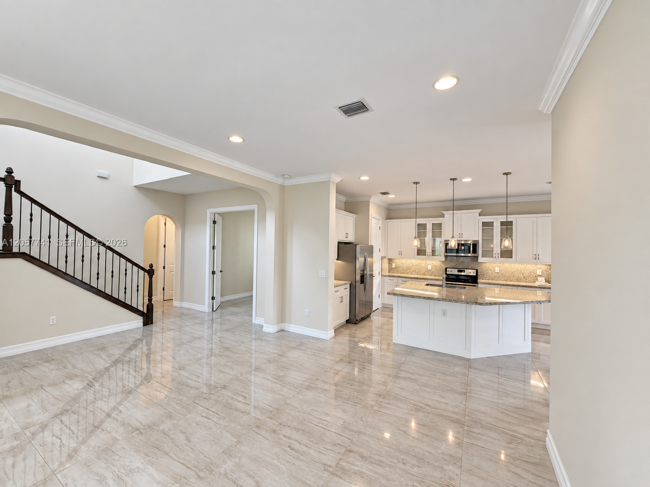 455 Southwest 113th Lane - Photo 4 of 11