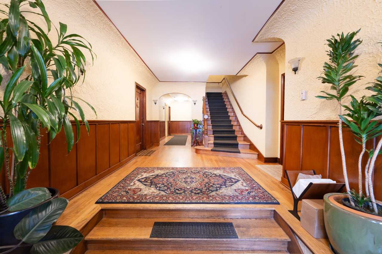 2203 Yale Ave E #1 - Photo 3 of 21