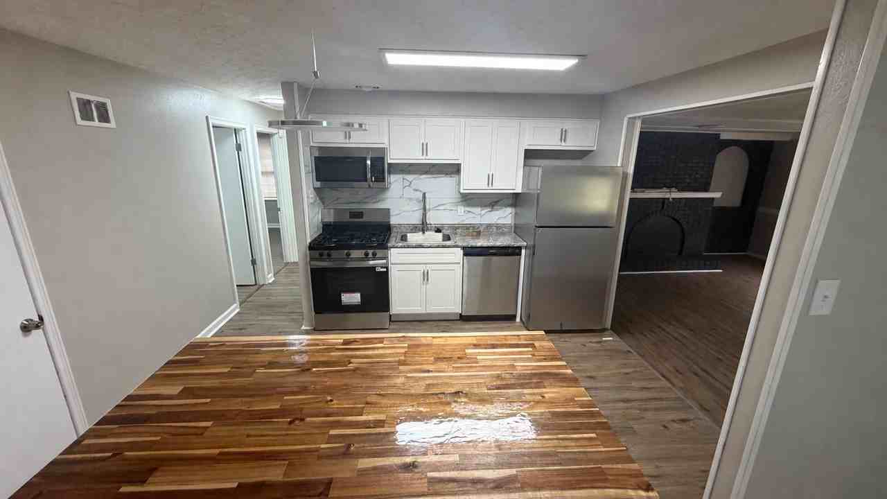 1430 Golden Dr - Photo 2 of 20