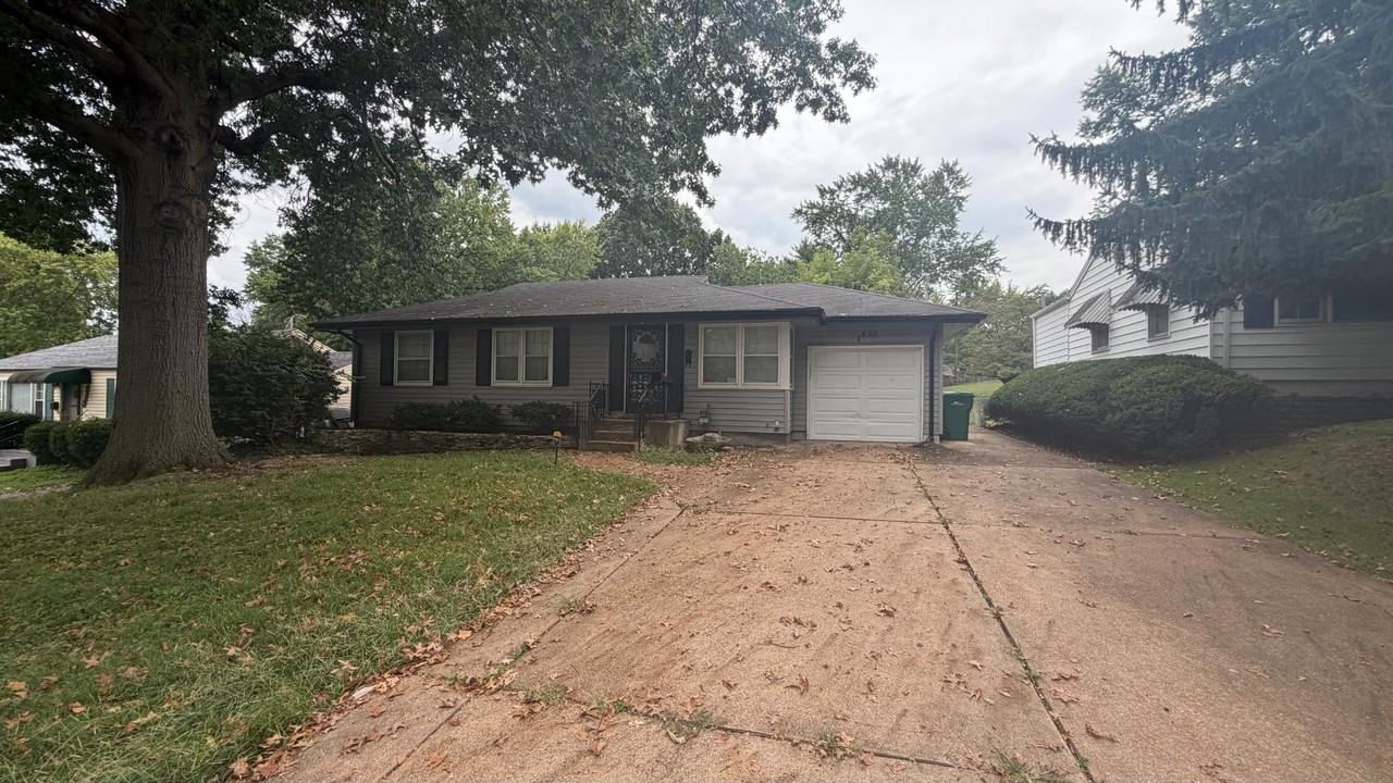 1430 Golden Dr - Photo 3 of 20