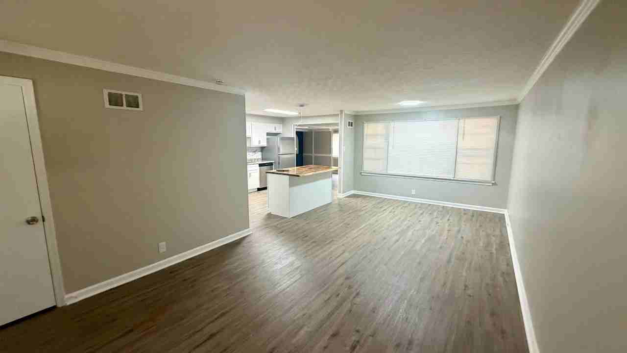 1430 Golden Dr - Photo 5 of 20
