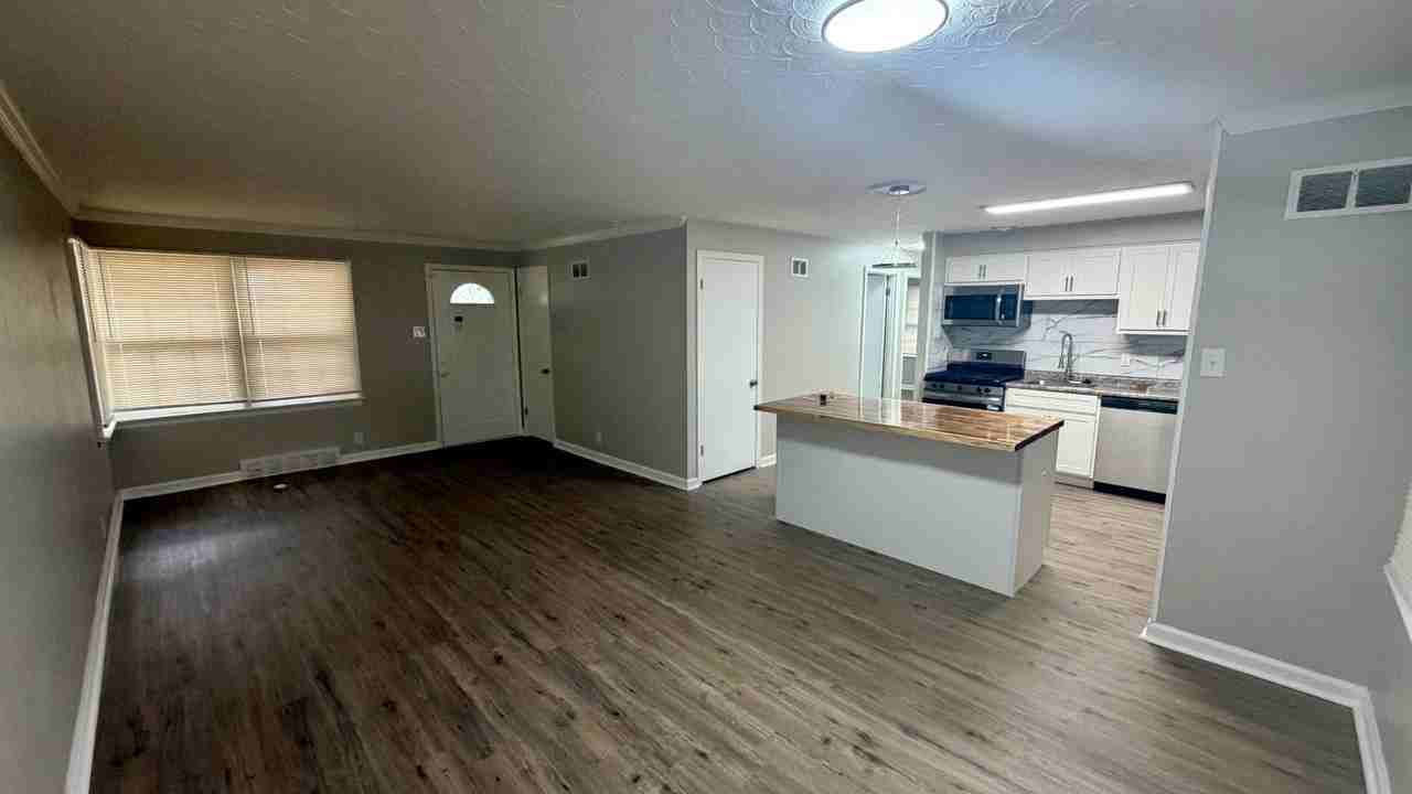 1430 Golden Dr - Photo 7 of 20