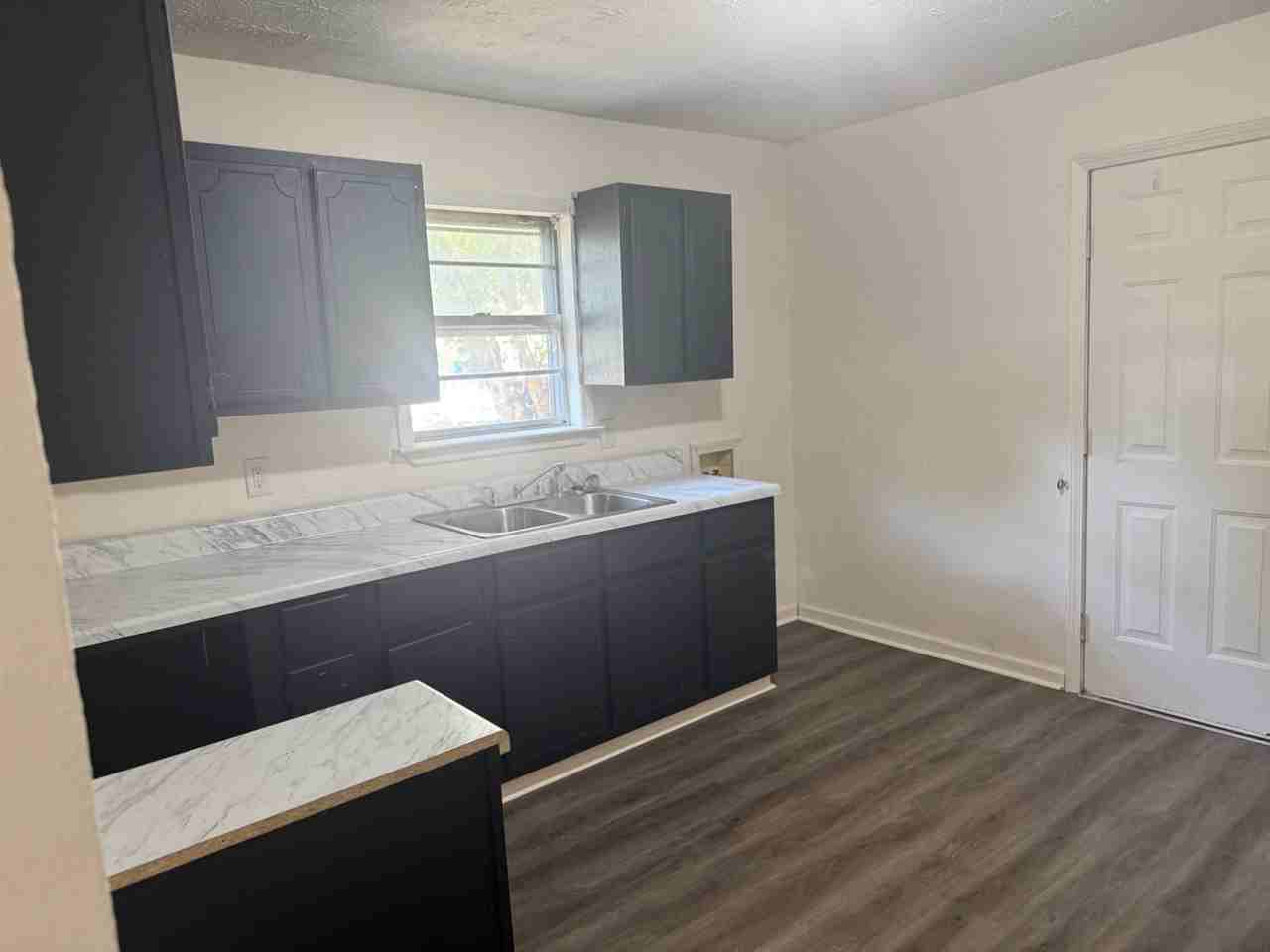 113 Birch St - Photo 3 of 8