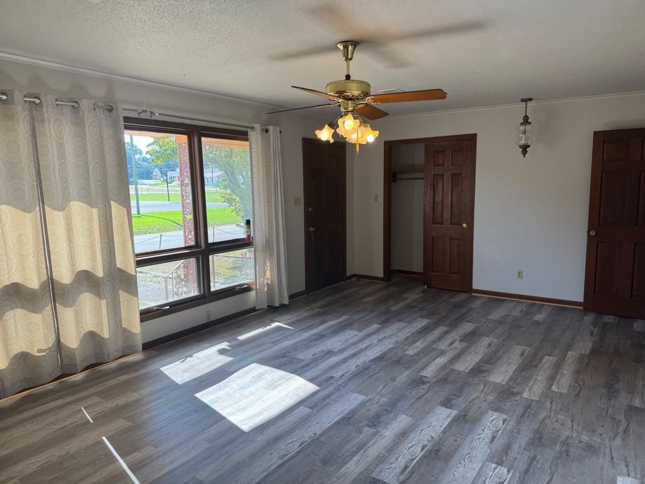 4030 W Jackson St - Photo 3 of 11