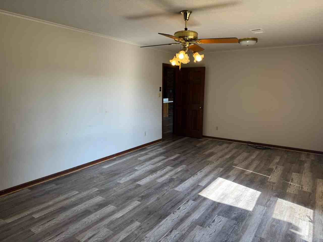 4030 W Jackson St - Photo 4 of 11
