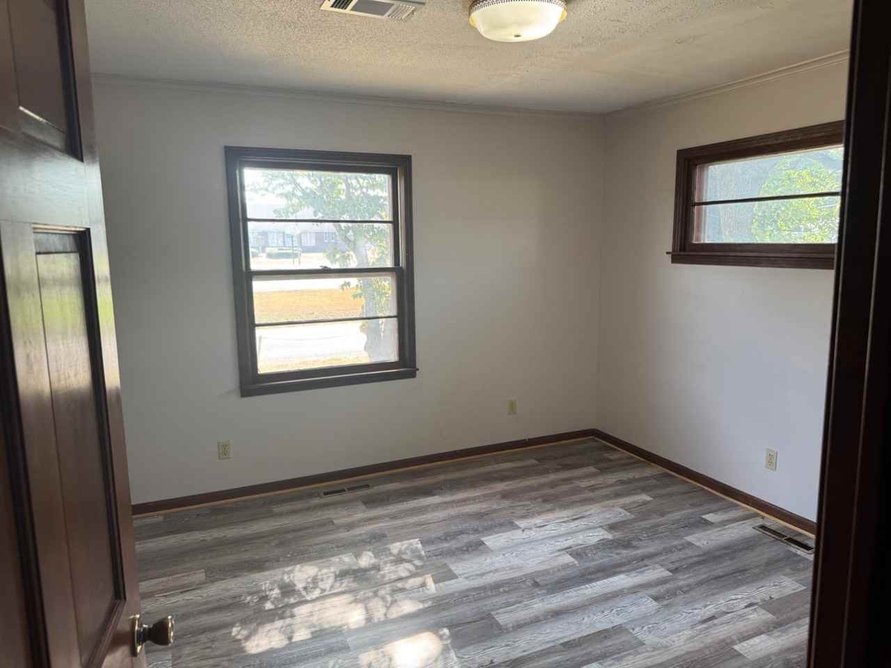 4030 W Jackson St - Photo 5 of 11