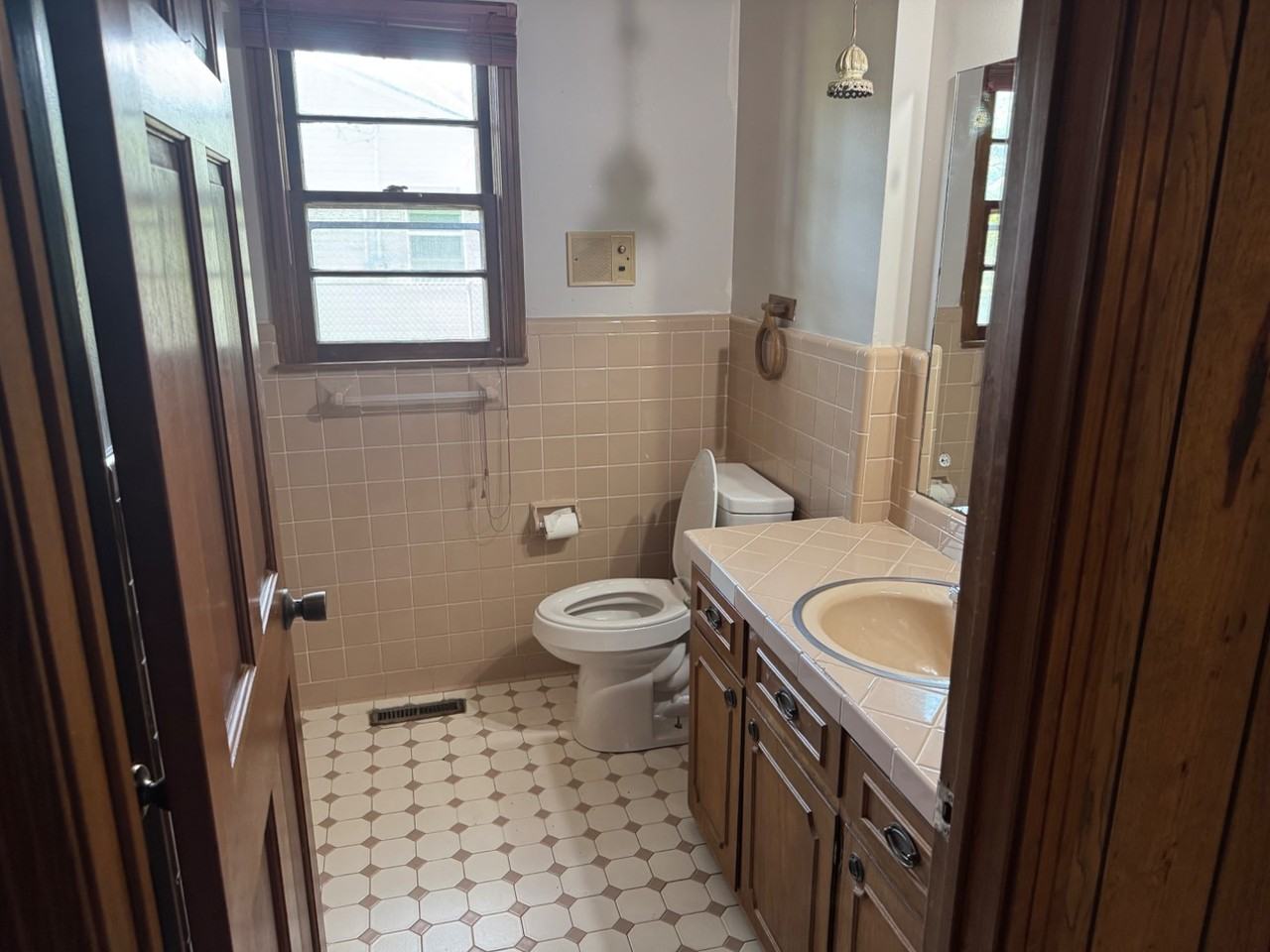 4030 W Jackson St - Photo 6 of 11