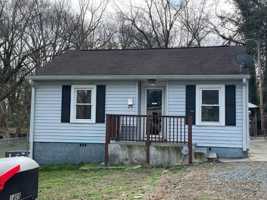 featured image of 1405 W Walnut Ave