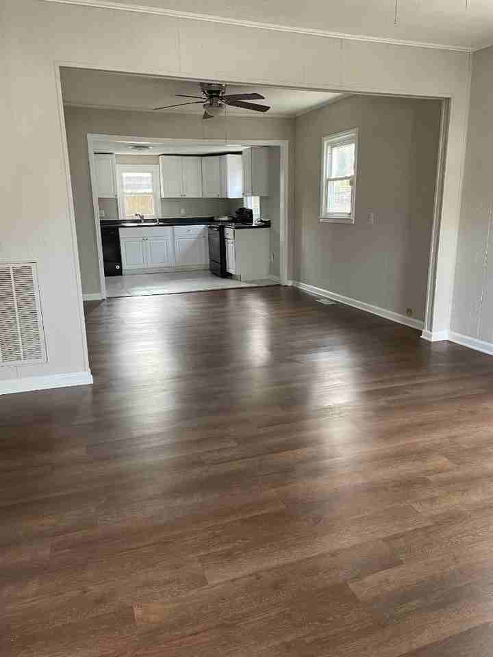 1405 W Walnut Ave - Photo 2 of 11