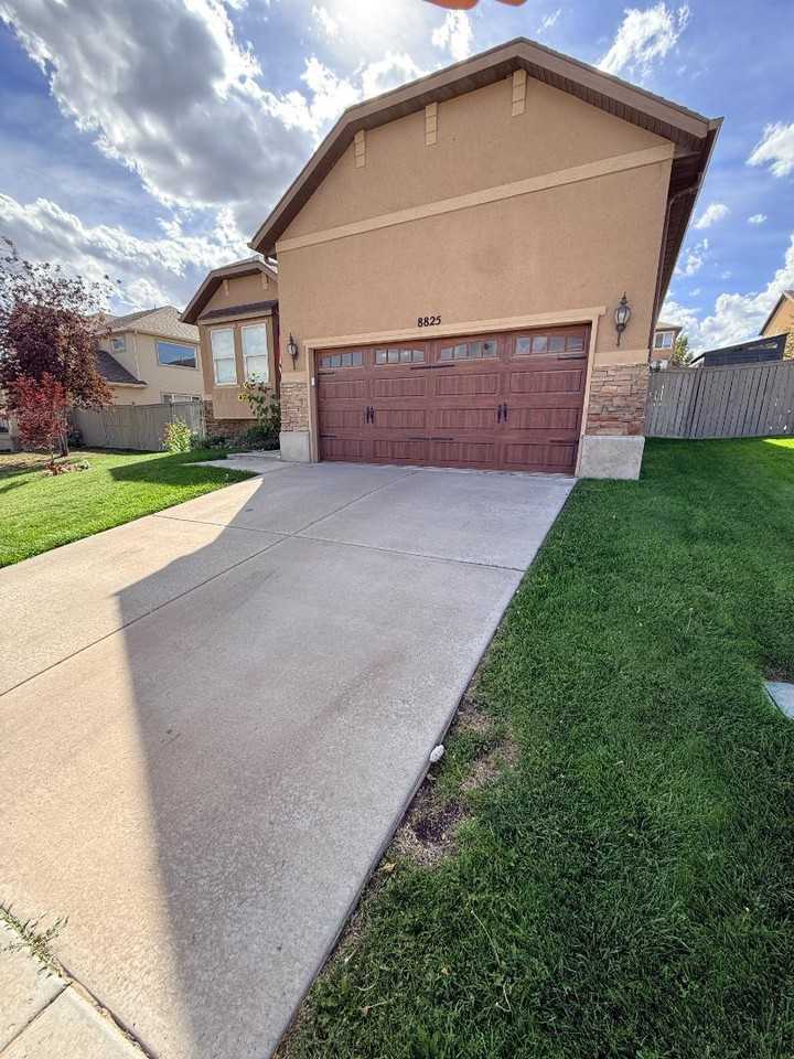 8825 N Jefferson Dr - Photo 3 of 11