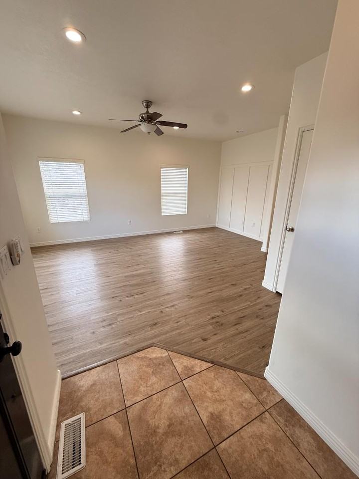 8825 N Jefferson Dr - Photo 5 of 11