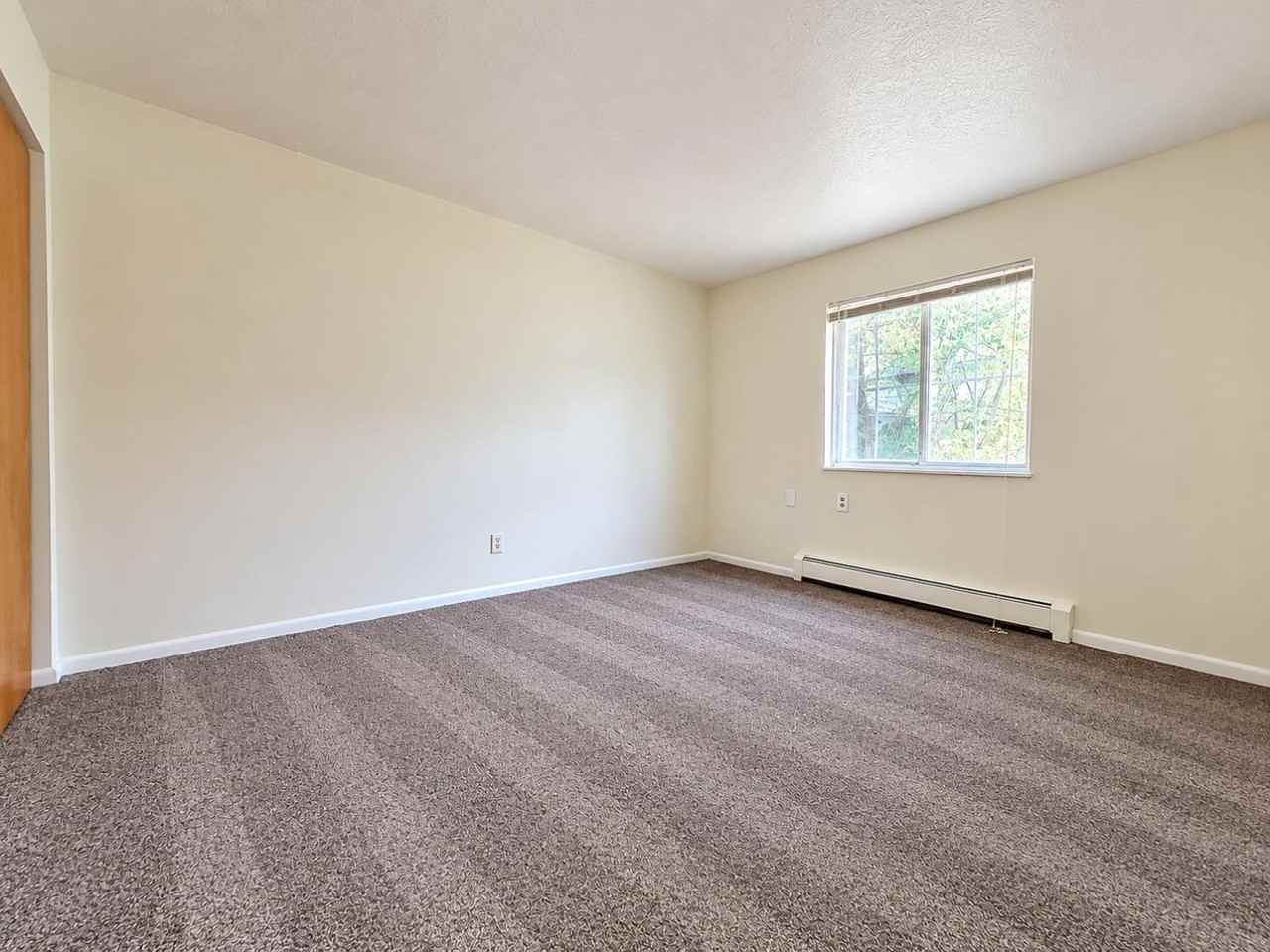 2615 Ellet Ave - Photo 3 of 5