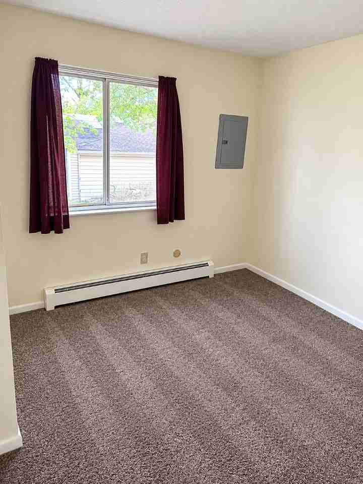 2615 Ellet Ave - Photo 4 of 5