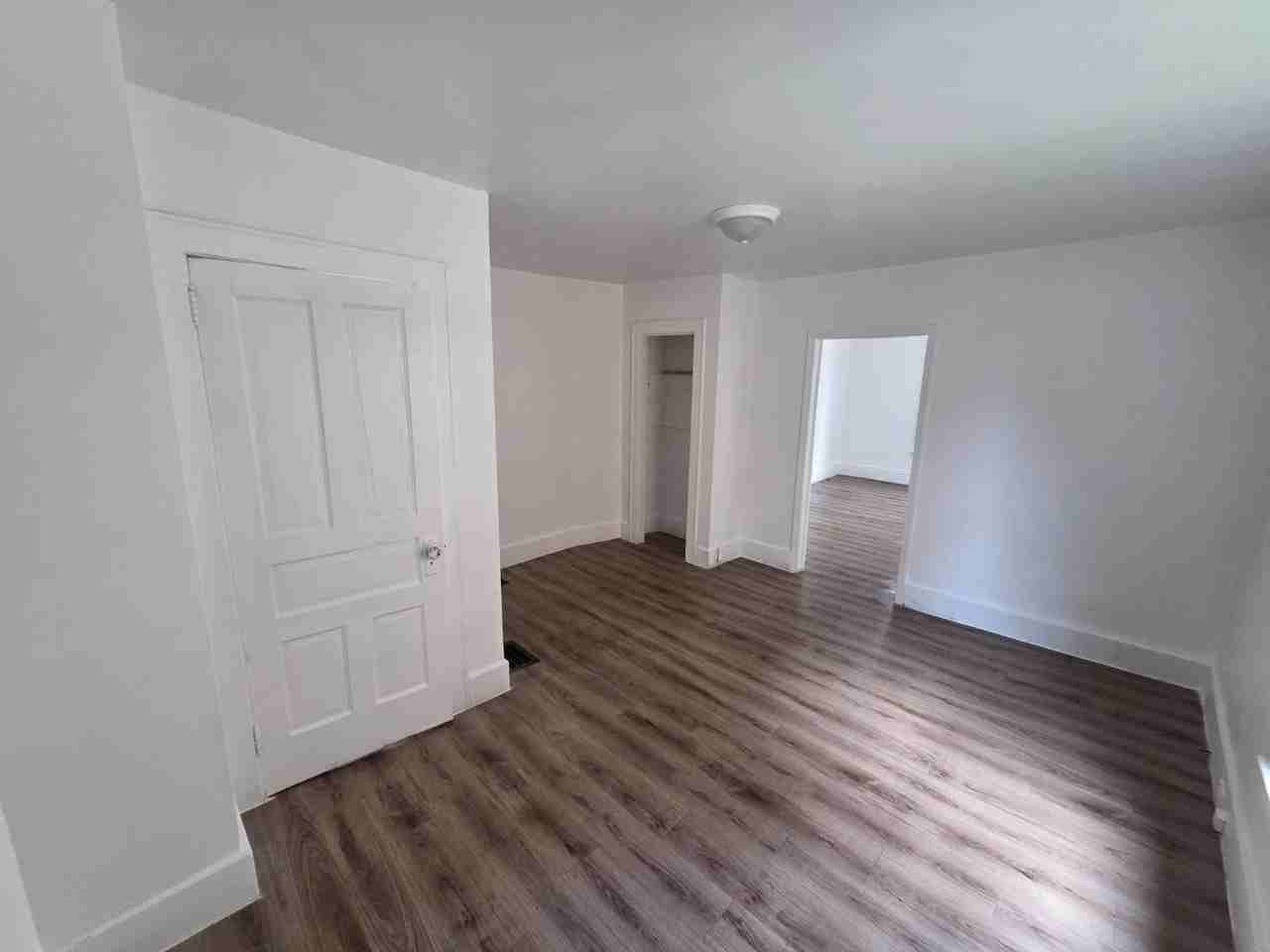 1516 Pennsylvania Ave - Photo 2 of 10