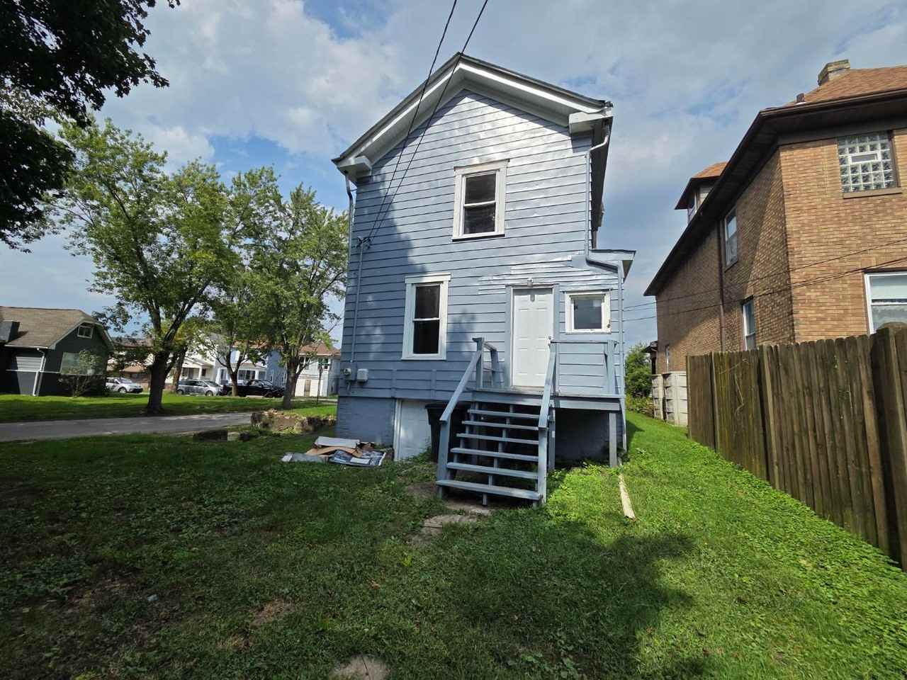 1516 Pennsylvania Ave - Photo 3 of 10