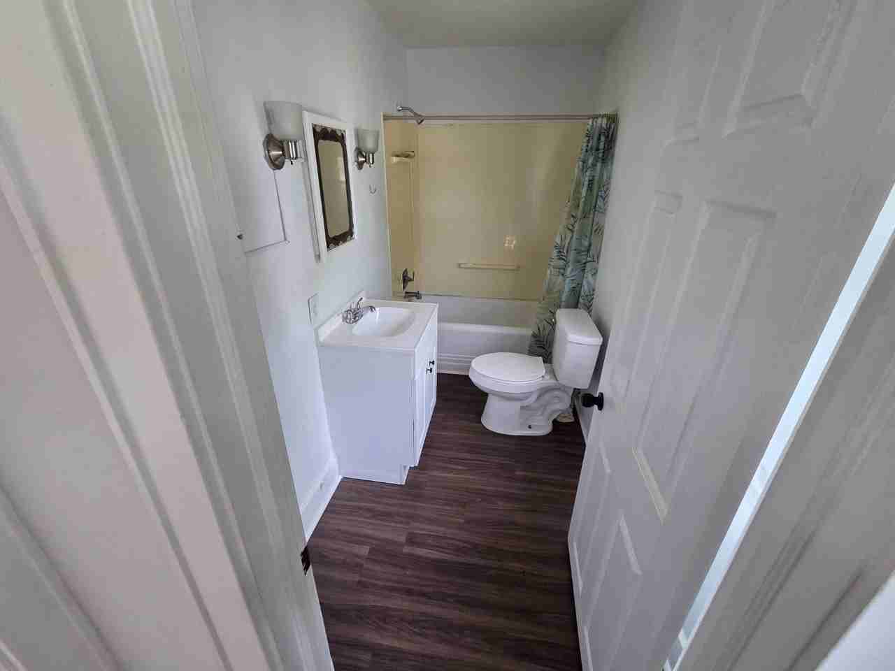1516 Pennsylvania Ave - Photo 5 of 10