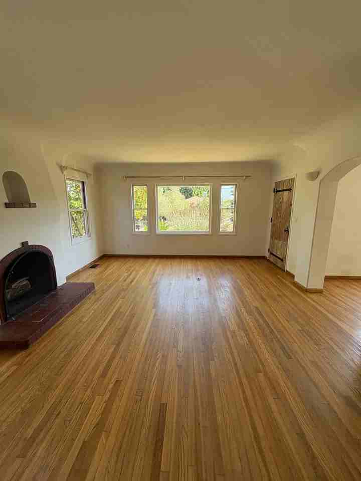 1313 Robbins St #1 - Photo 4 of 17