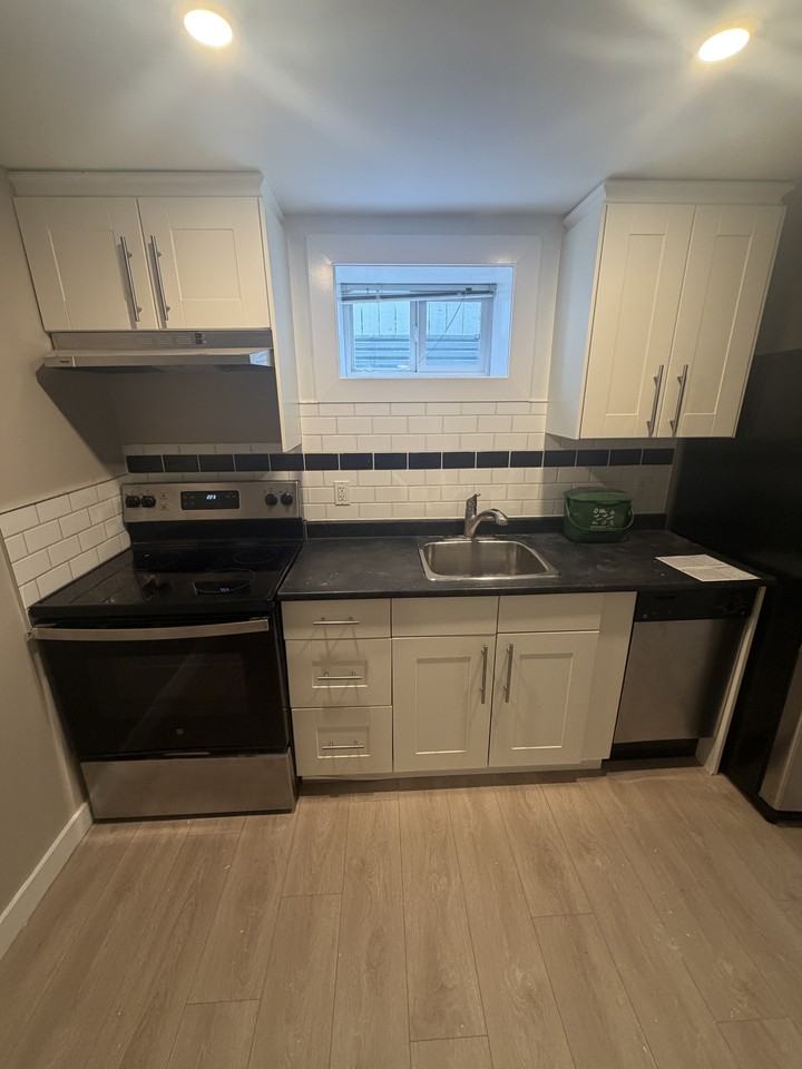 8947 149 St Nw - Photo 4 of 21