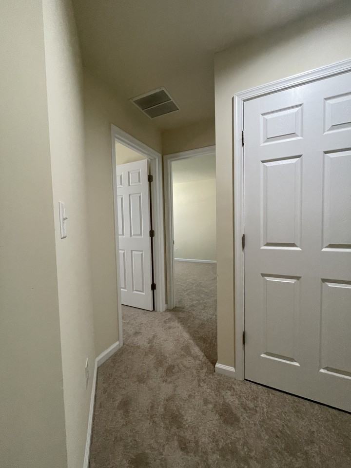 2446 N Berkshire Rd #2446 - Photo 6 of 24