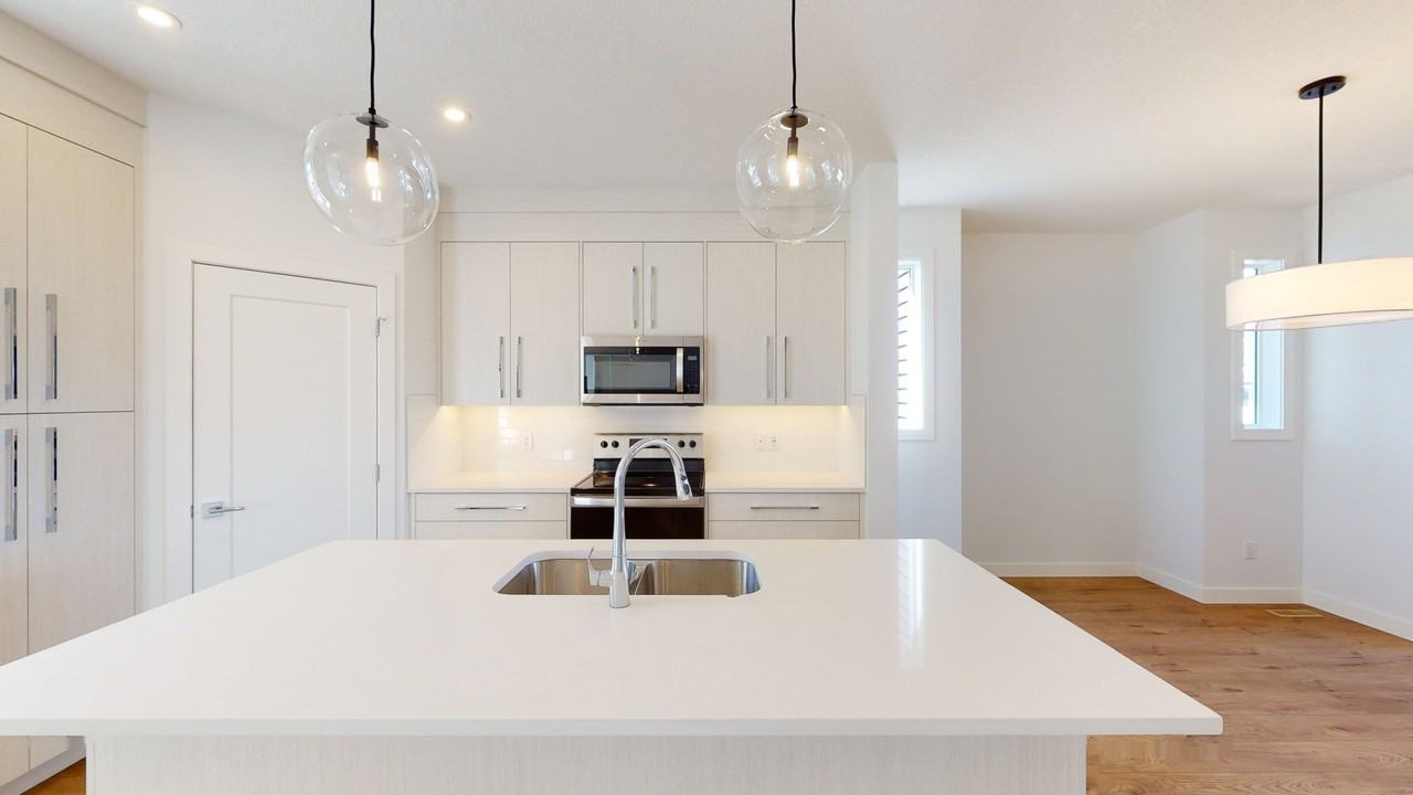 128 Chelsea Glen - Photo 2 of 13