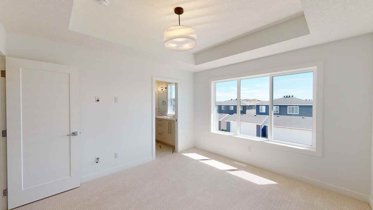 128 Chelsea Glen - Photo 7 of 13