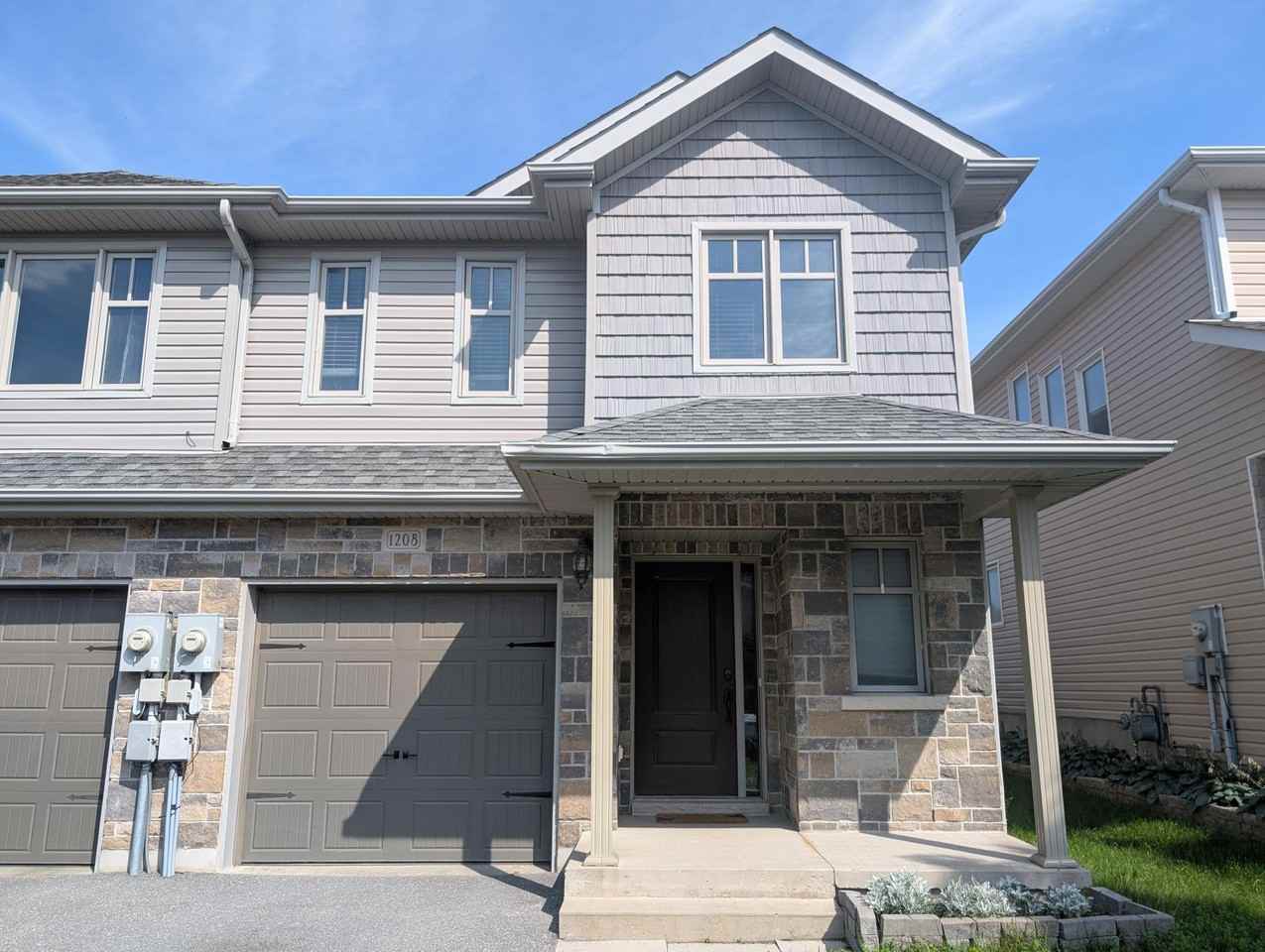 1208 Carfa Cres - Photo 2 of 22