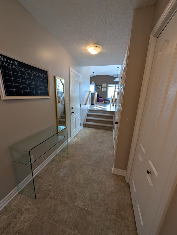 1208 Carfa Cres - Photo 7 of 22
