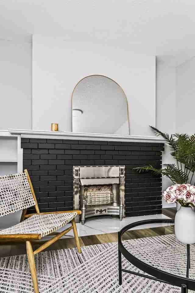 10146 121 St Nw - Photo 2 of 50