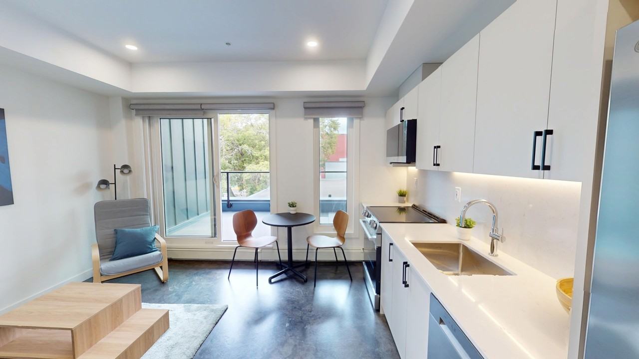 1431 9 Ave SE - Studio/1Bed - Photo 2 of 10