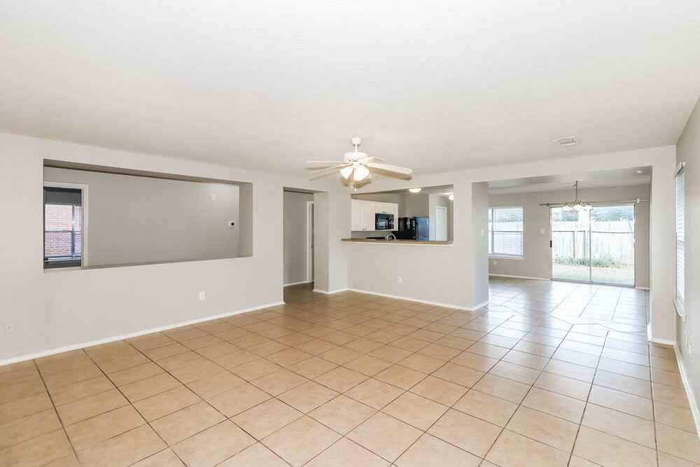 3306 Coldwater Canyon Ln - Photo 4 of 16