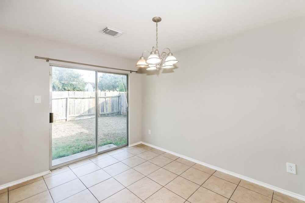 3306 Coldwater Canyon Ln - Photo 5 of 16