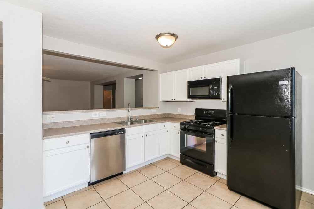3306 Coldwater Canyon Ln - Photo 6 of 16