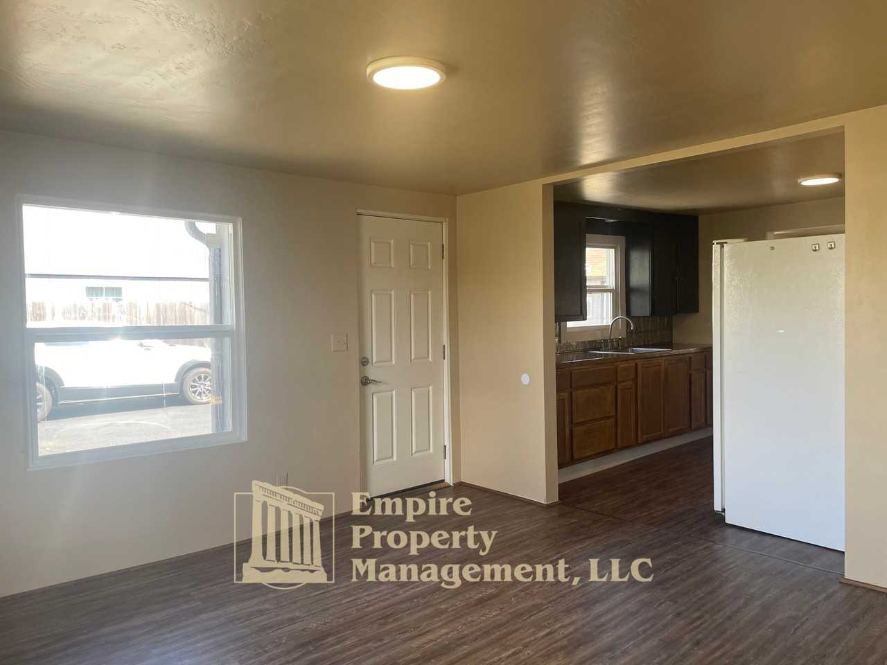 173 N Seneca Rd #1 - Photo 5 of 19