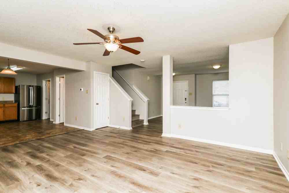 5660 Grassy Bank Dr - Photo 7 of 17