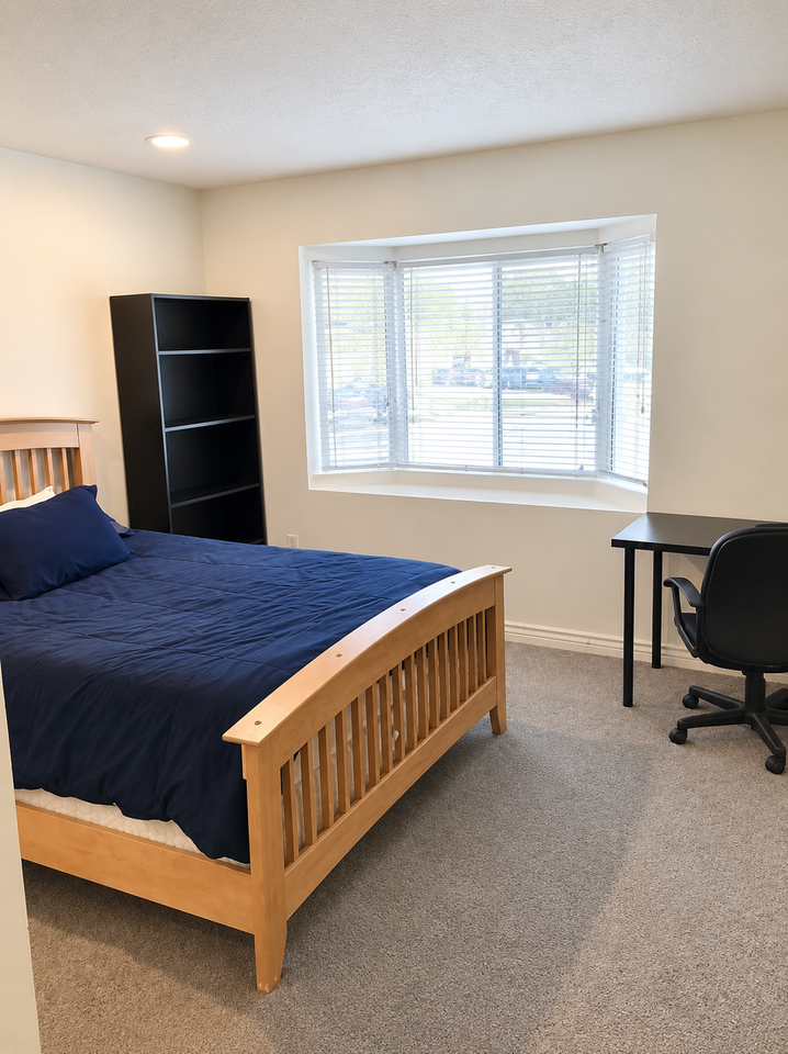 1533 N Riverside Ave - Photo 6 of 11