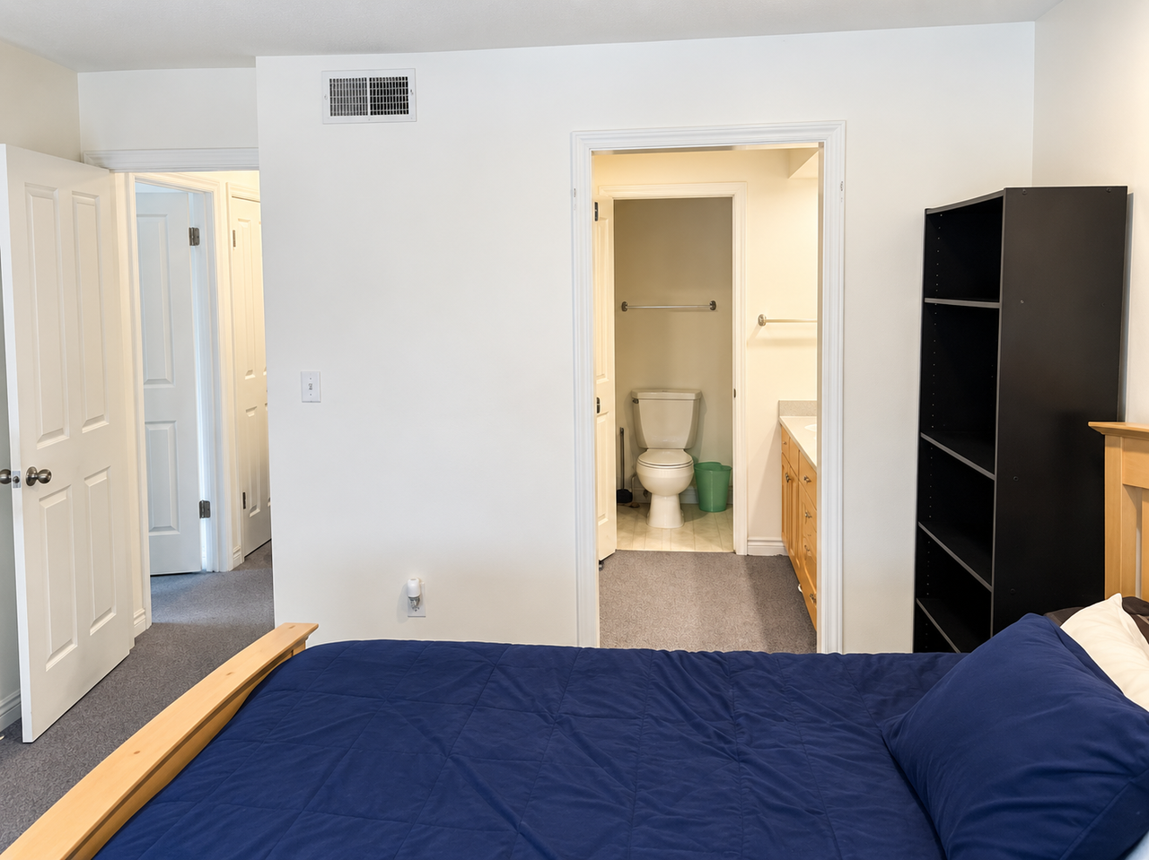 1533 N Riverside Ave - Photo 7 of 11