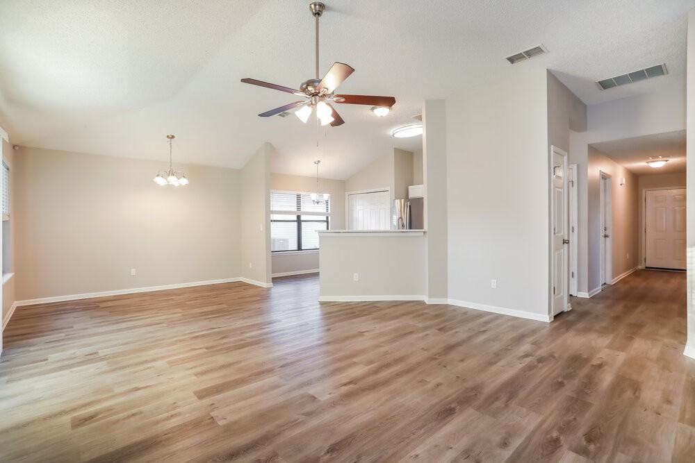 2712 Secret Harbor Dr - Photo 4 of 16