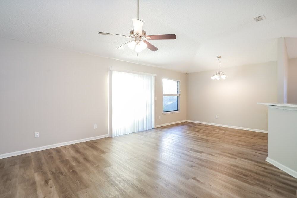 2712 Secret Harbor Dr - Photo 5 of 16