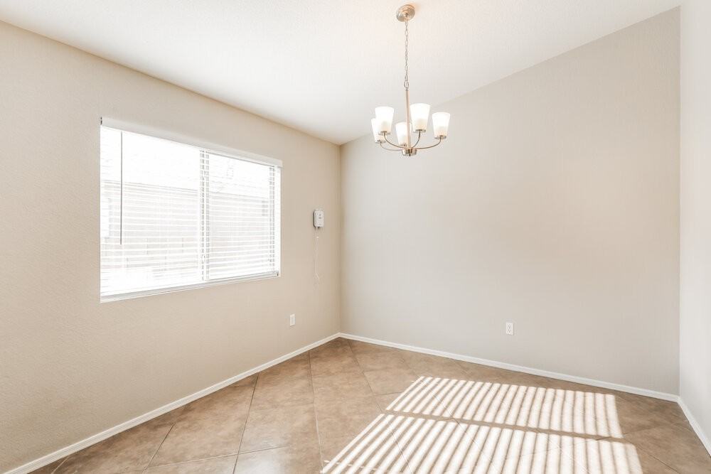 10392 E Rose Hill St - Photo 6 of 16