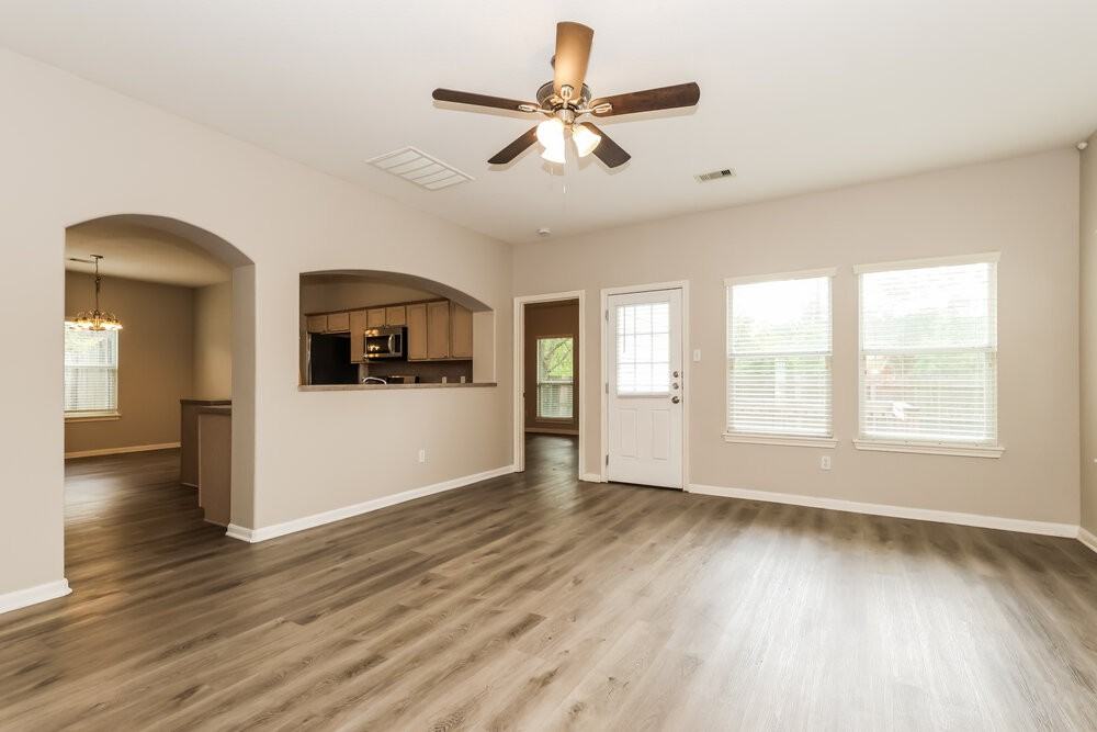 985 Oak Falls Dr - Photo 5 of 17