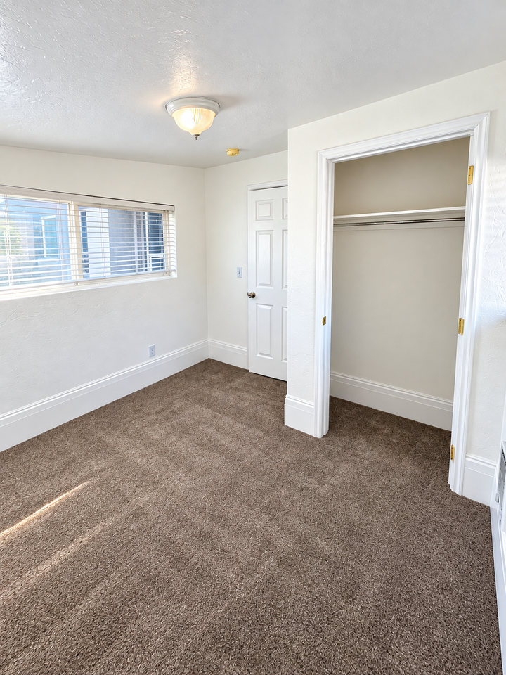 246 N 200 E #246 - Photo 3 of 13