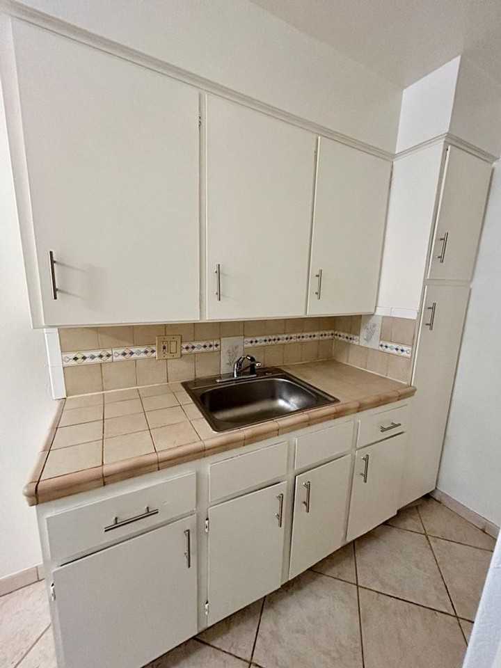 D Street Apartments - Photo 2 of 15