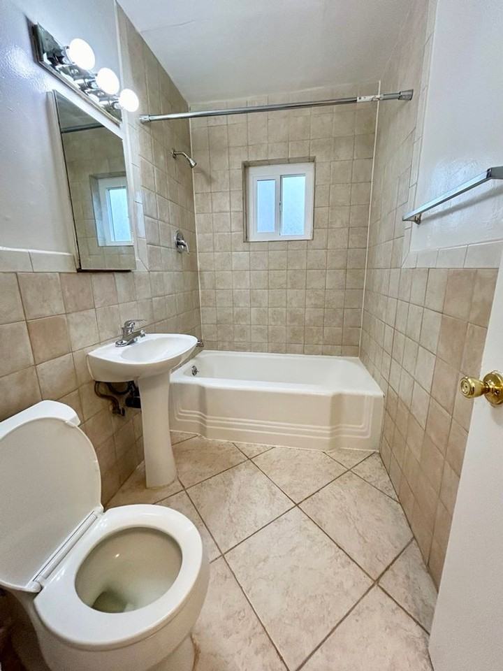 D Street Apartments - Photo 5 of 15