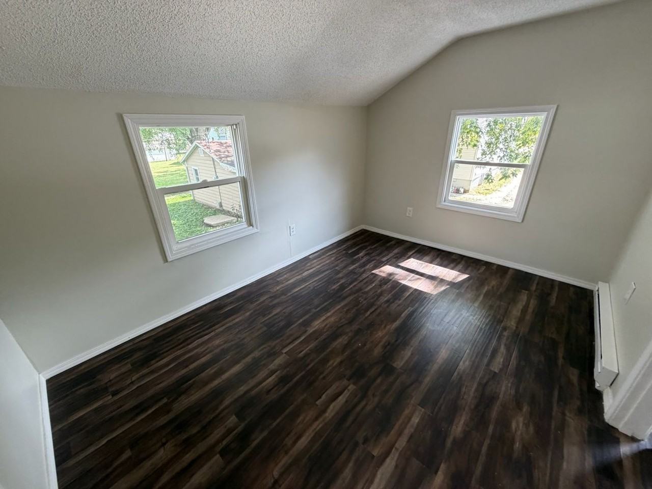 409 E Campbell Ave - Photo 3 of 6