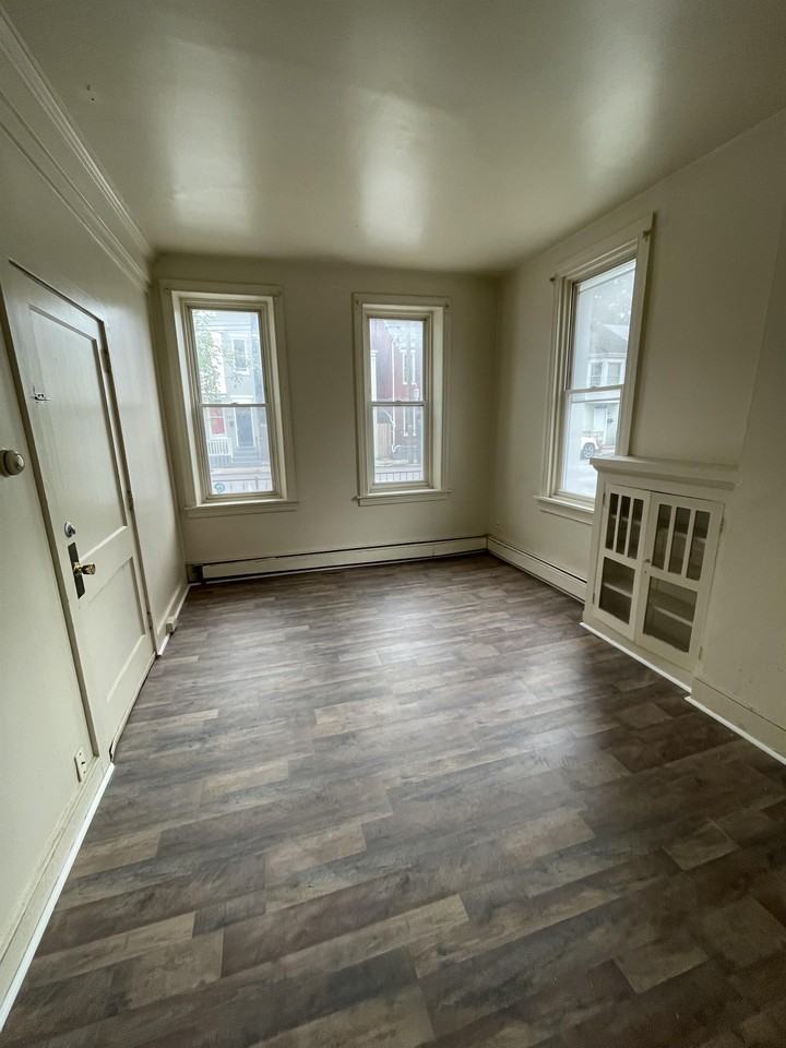 545 W Philadelphia St #A - Photo 3 of 6