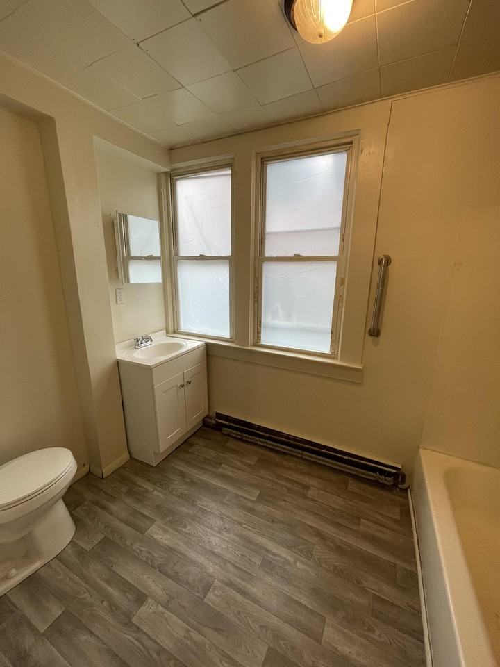 545 W Philadelphia St #A - Photo 4 of 6