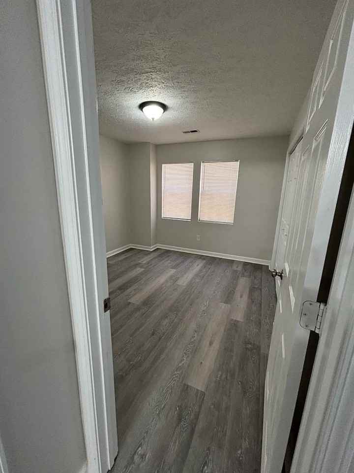 5888 Brookside Dr Se - Photo 6 of 10